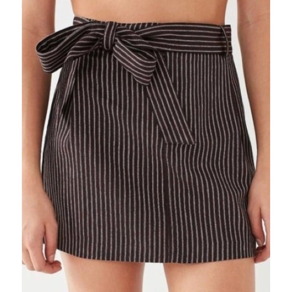 Urban Outfitters Belted Mini Skirt Tie Waist Pin Stripe Office Siren Size Medium